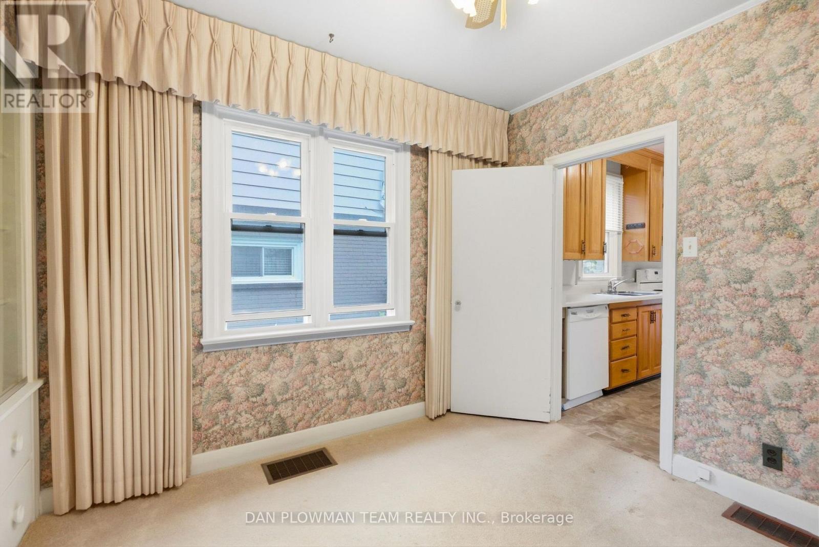 98 SCUGOG STREET - 9