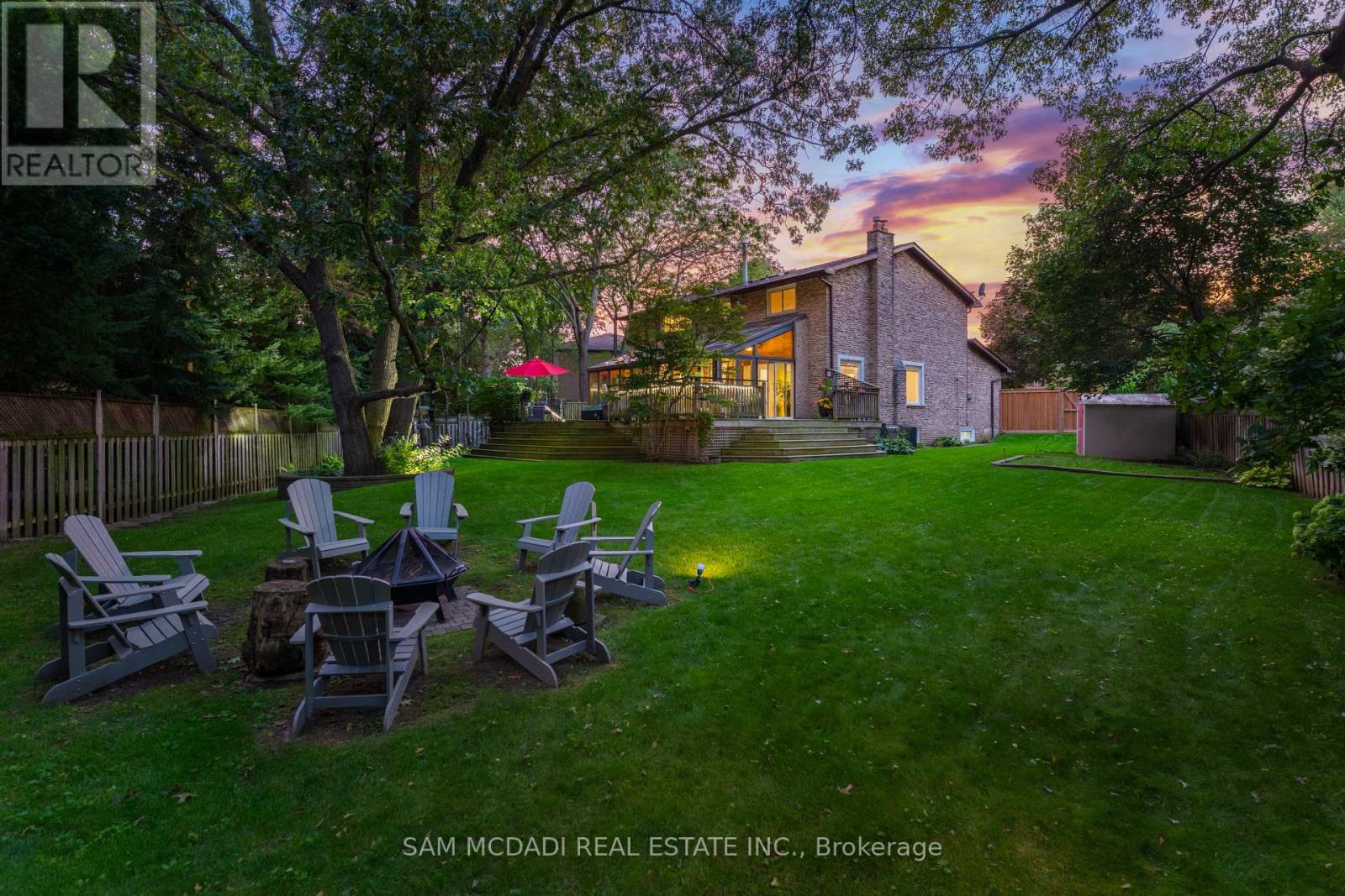 1664 HOWAT CRESCENT - 33
