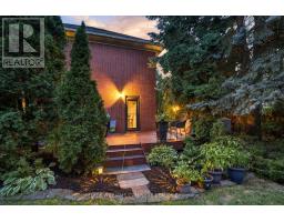 359 Sunnymeade Drive, Hamilton, ON L9G4L2 Photo 43