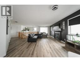 Kitchen - 341 Diefenbaker Drive, Fort Mcmurray, AB T9K2K1 Photo 6