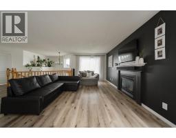 Living room - 341 Diefenbaker Drive, Fort Mcmurray, AB T9K2K1 Photo 7