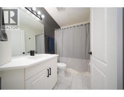 341 Diefenbaker Drive, Fort Mcmurray, AB T9K2K1 Photo 27