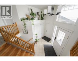 341 Diefenbaker Drive, Fort Mcmurray, AB T9K2K1 Photo 28