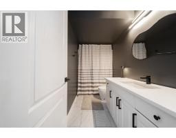 341 Diefenbaker Drive, Fort Mcmurray, AB T9K2K1 Photo 40