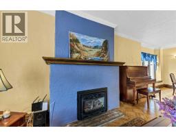 3pc Bathroom - 379 5 Street Se, Medicine Hat, AB T1A0M7 Photo 10