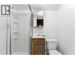 379 5 Street Se, Medicine Hat, AB T1A0M7 Photo 36