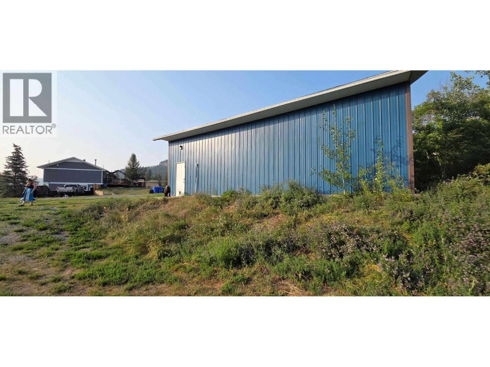 7350 CHILCOTIN 20 HIGHWAY - 32