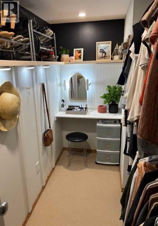 walk in closet