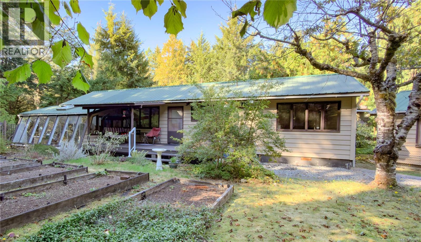 180 Gabriola Cres - 1