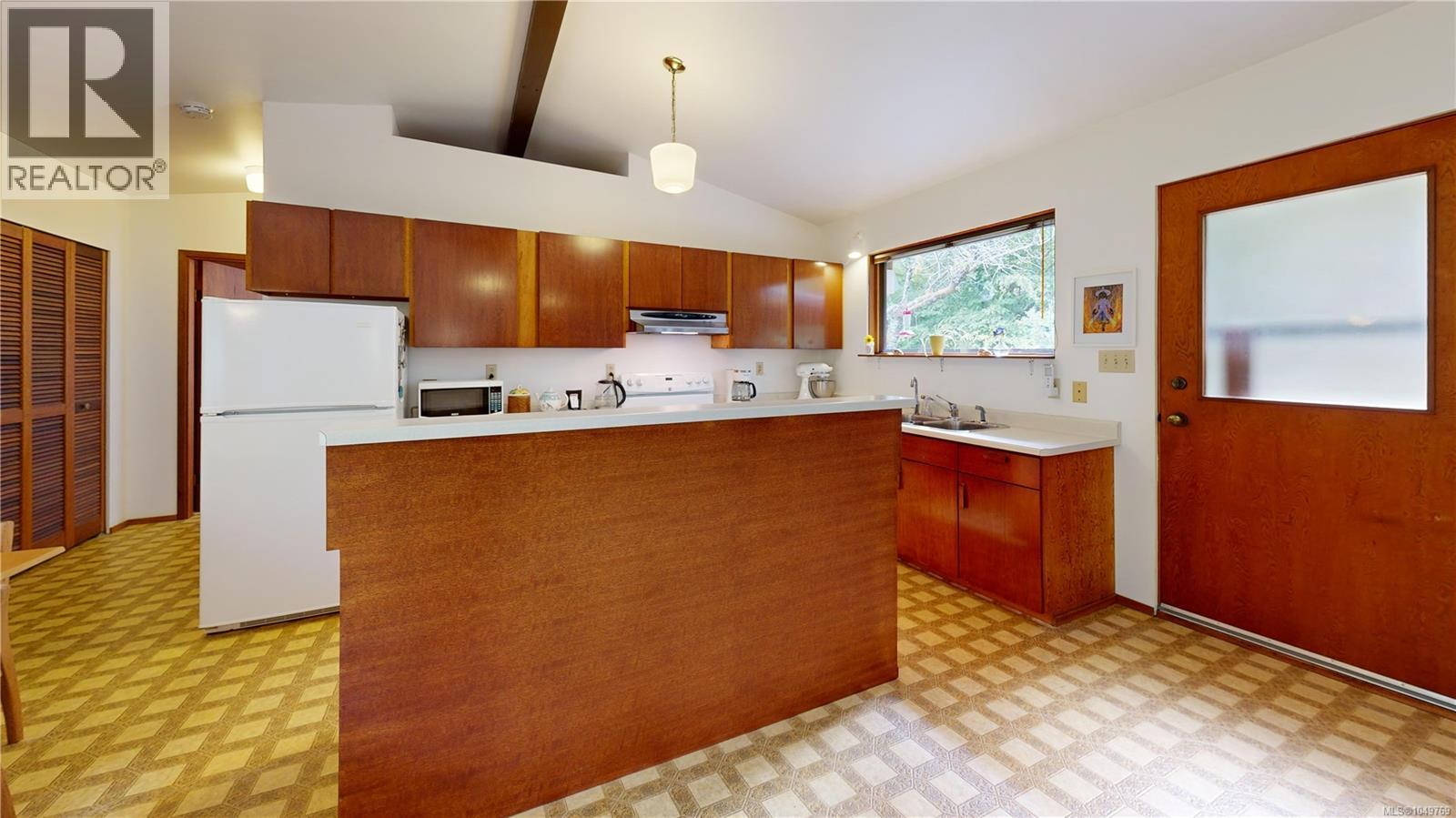 180 Gabriola Cres - Image 6