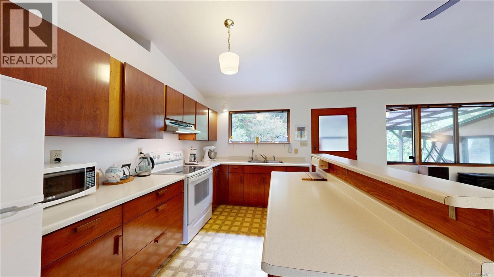 180 Gabriola Cres - Image 7