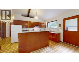 Kitchen - 180 Gabriola Cres, Gabriola Island, BC V0R1X1 Photo 6