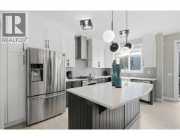 Kitchen - 112 Cityside Park Ne, Calgary, AB T3N1J2 Photo 6