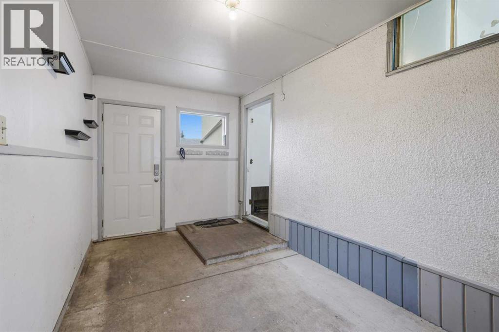 Listing photo – 5420 55 Street, Ponoka