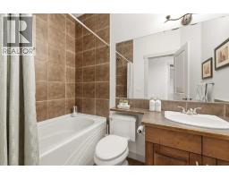 4pc Bathroom - 222 Chapala Point Se, Calgary, AB T2X3W9 Photo 15