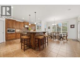 5pc Bathroom - 222 Chapala Point Se, Calgary, AB T2X3W9 Photo 9