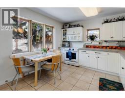 4pc Bathroom - 4007 Centre A Street Ne, Calgary, AB T2E3A7 Photo 11