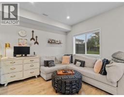Foyer - 2081 11 Avenue Ne Unit# 16, Salmon Arm, BC V1E0G1 Photo 8