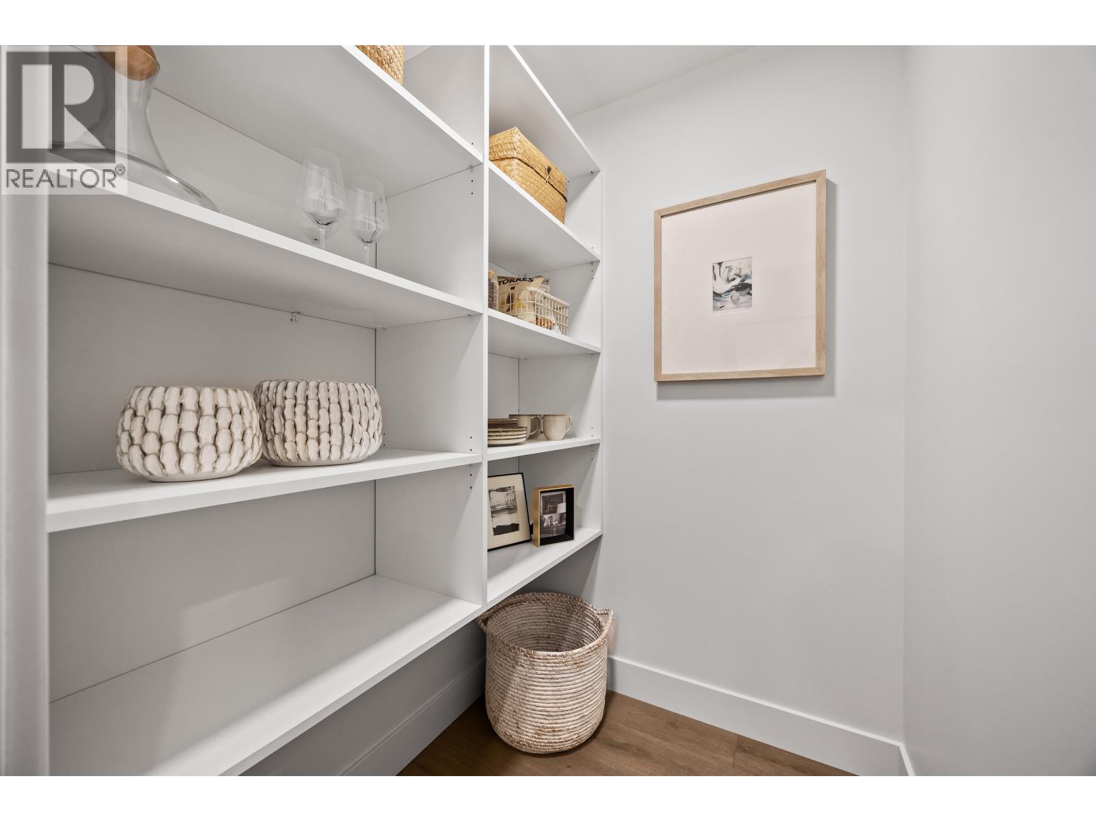 3206 HIGHLAND BOULEVARD, North Vancouver