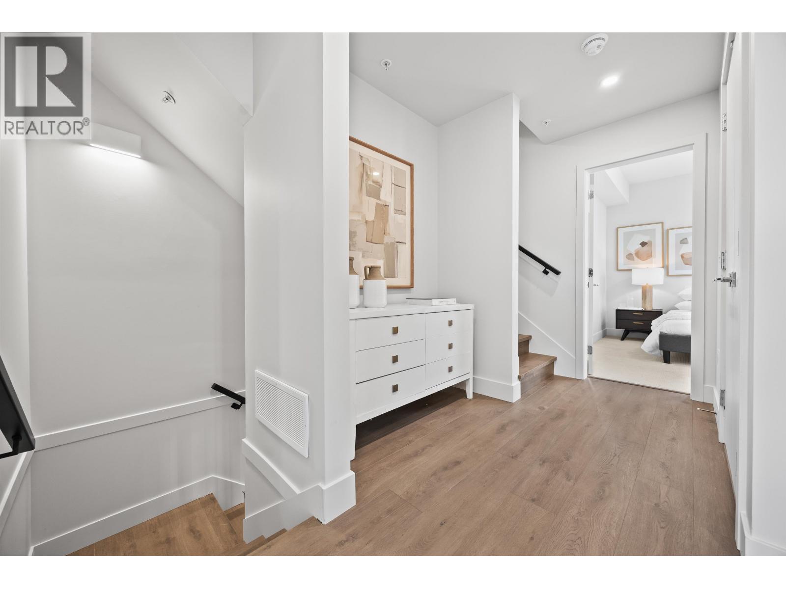 3206 HIGHLAND BOULEVARD, North Vancouver