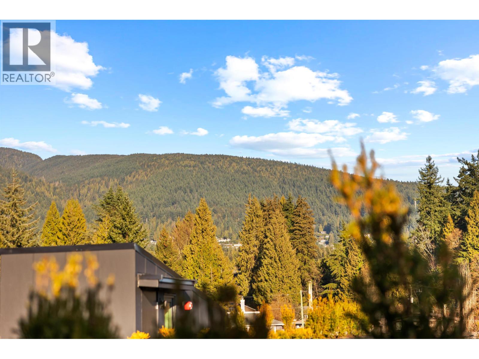 3206 HIGHLAND BOULEVARD, North Vancouver