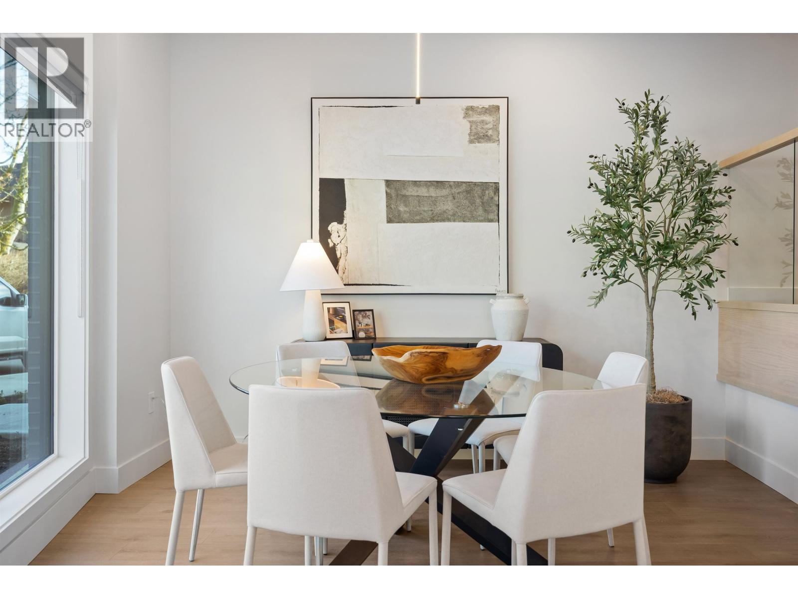 3218 HIGHLAND BOULEVARD, North Vancouver