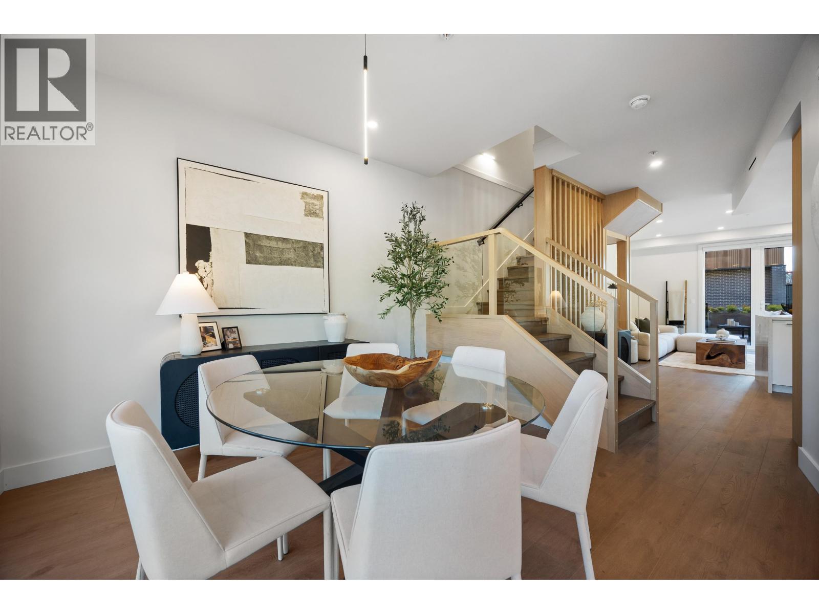 3218 HIGHLAND BOULEVARD, North Vancouver