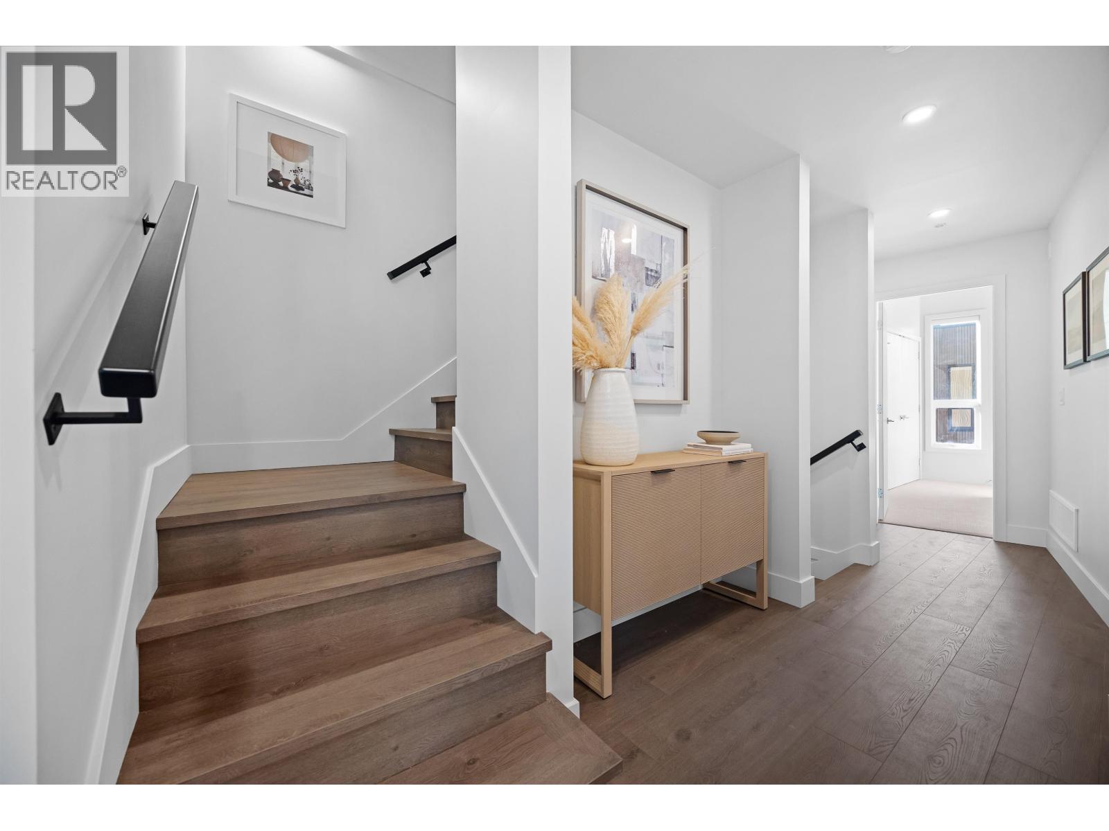 3218 HIGHLAND BOULEVARD, North Vancouver