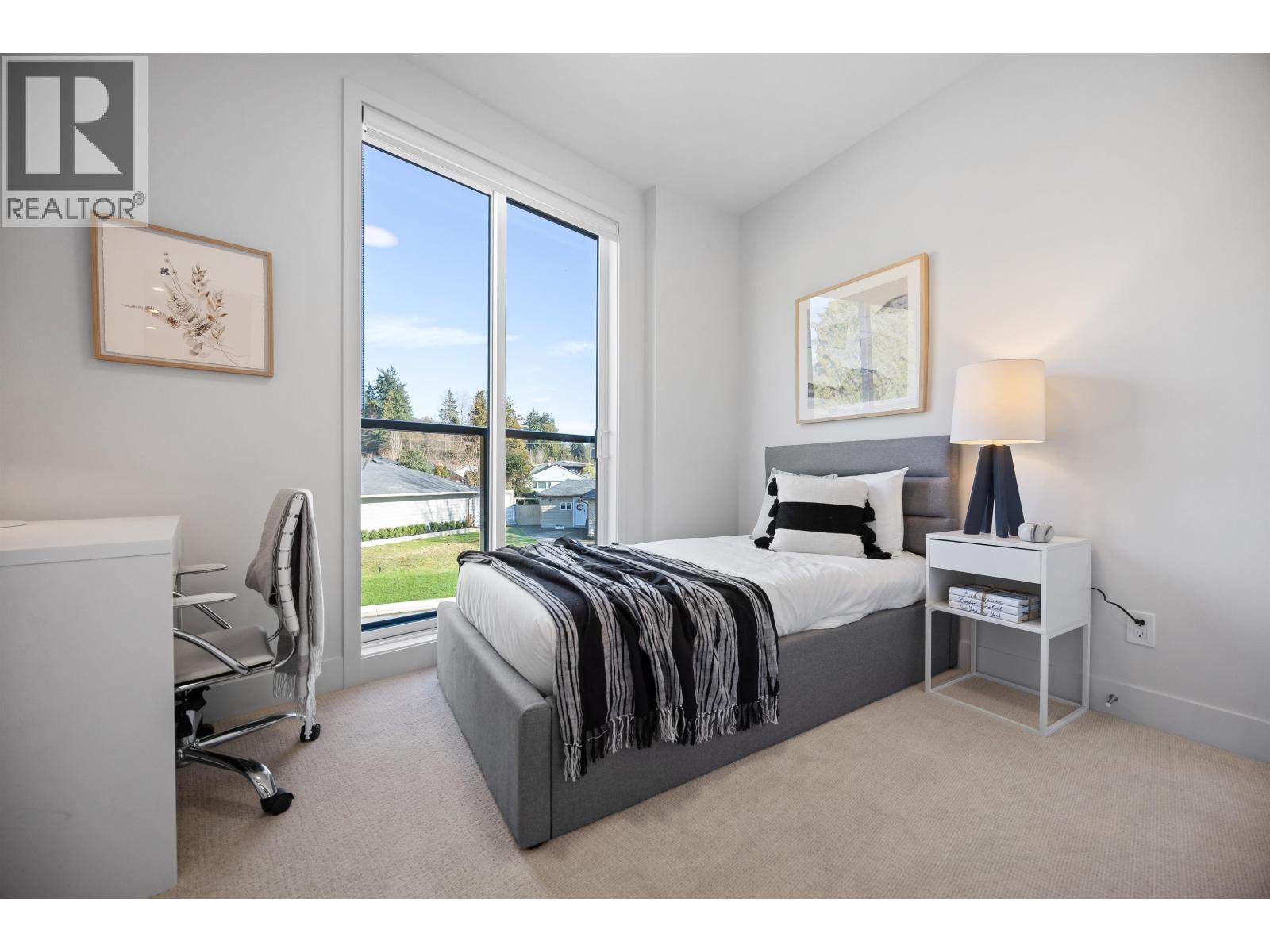 3218 HIGHLAND BOULEVARD, North Vancouver