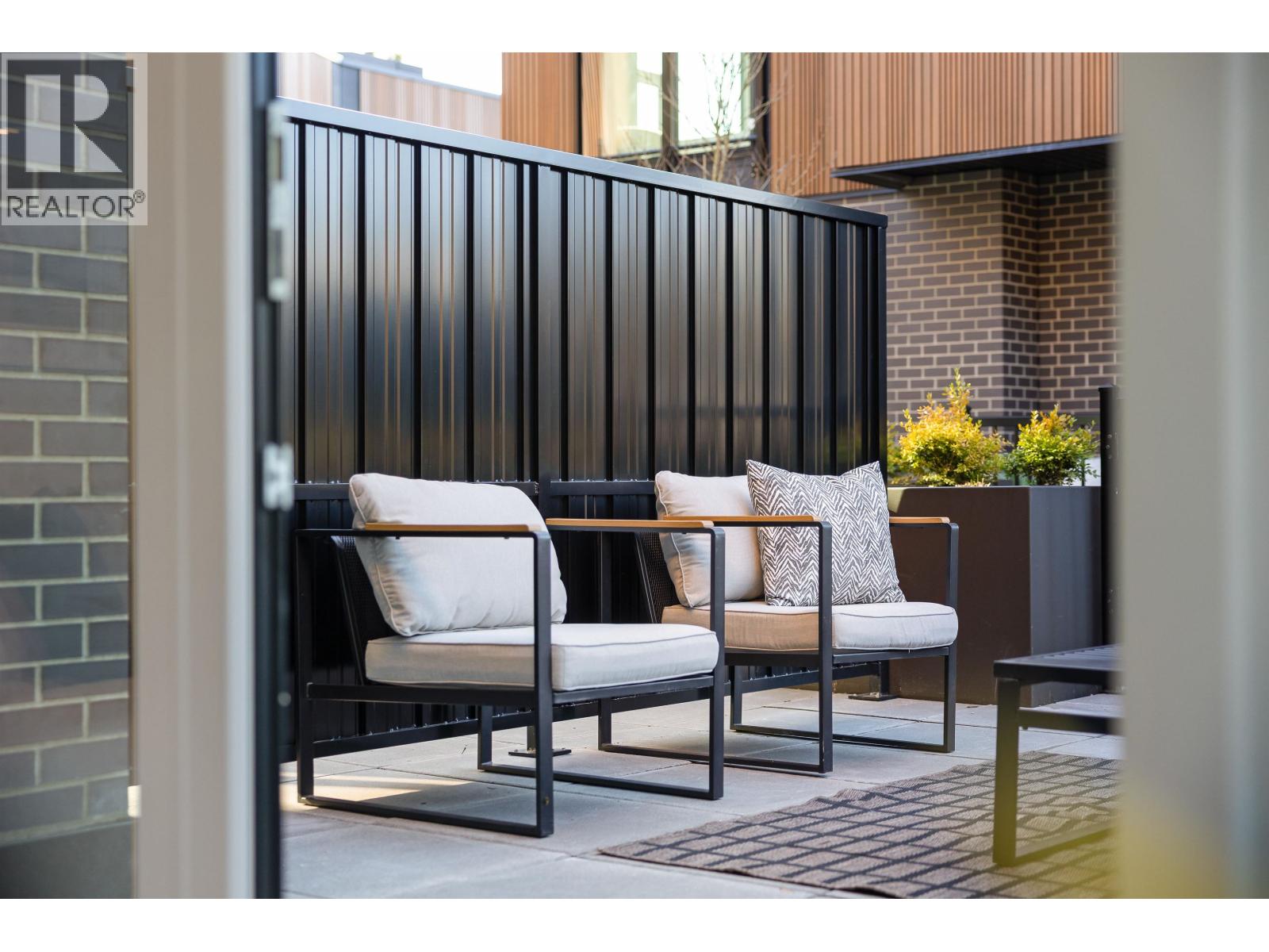 3218 HIGHLAND BOULEVARD, North Vancouver