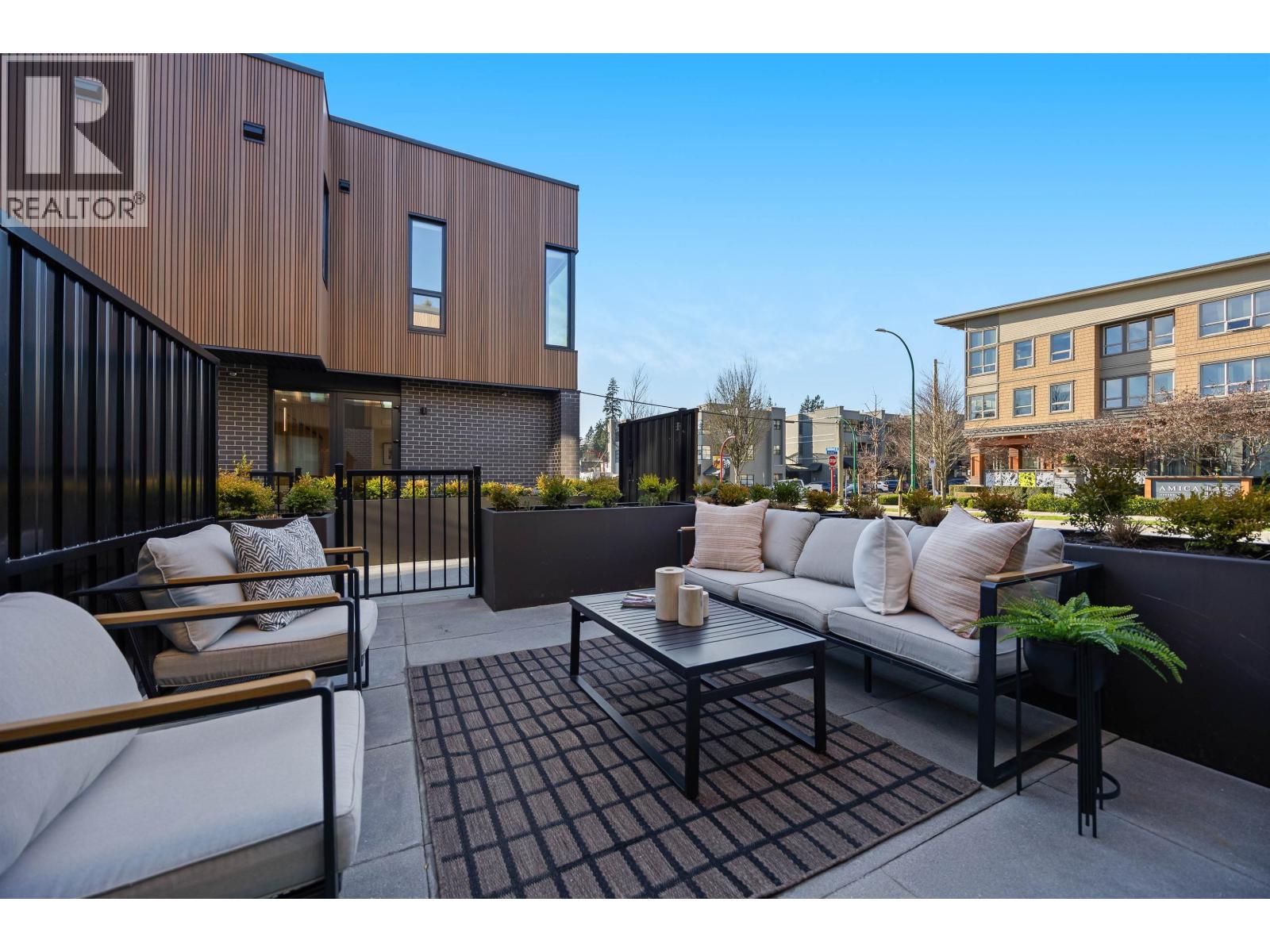 3218 HIGHLAND BOULEVARD, North Vancouver
