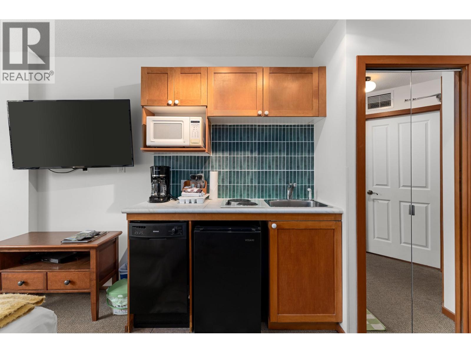 408 4315 NORTHLANDS BOULEVARD, Whistler