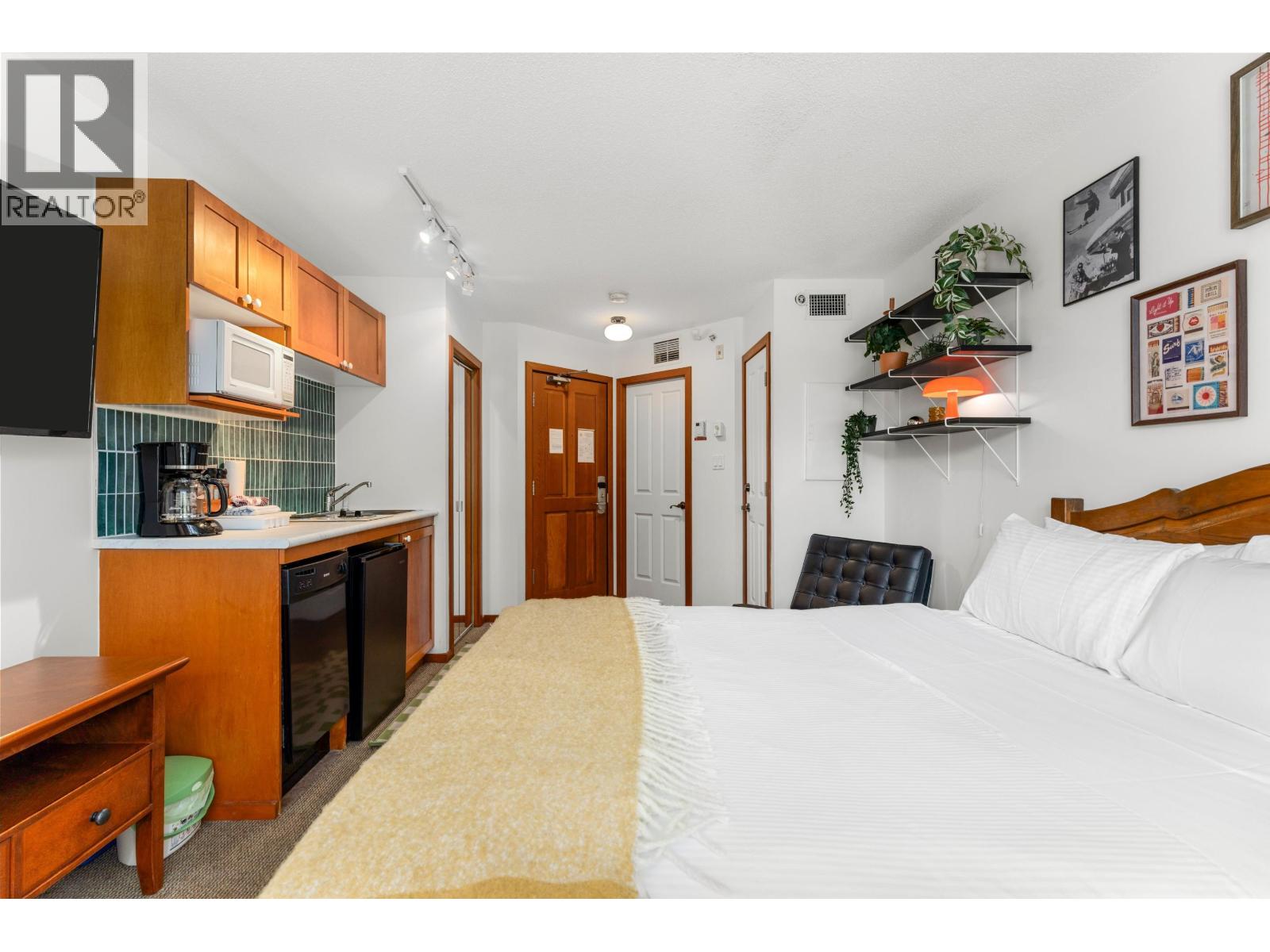 408 4315 NORTHLANDS BOULEVARD, Whistler