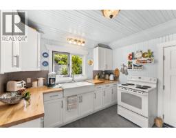 433 Senator Place, Bowen Island, BC V0N1G1 Photo 18