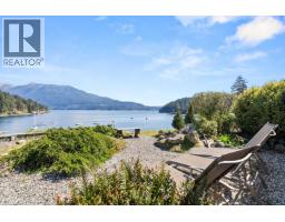 433 Senator Place, Bowen Island, BC V0N1G1 Photo 9