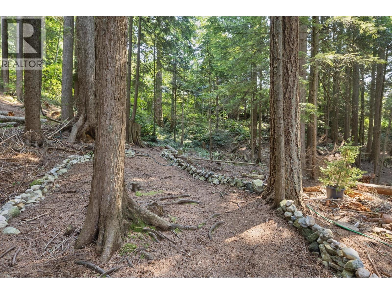 704 MAURELLE COURT, North Vancouver