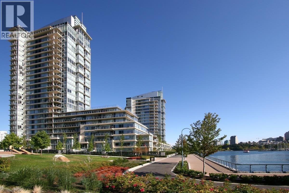 1505 428 BEACH CRESCENT