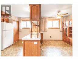 Primary Bedroom - 30 Goldfinch Road, Hamilton, ON L9A3W7 Photo 8
