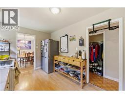 122 Greenbrier Drive, Waterloo, ON N2L4B5 Photo 13
