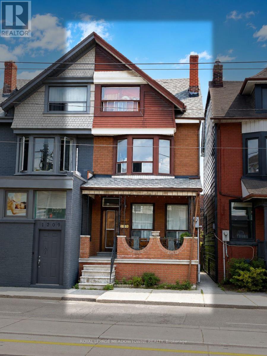 Photo of 1211 College Street