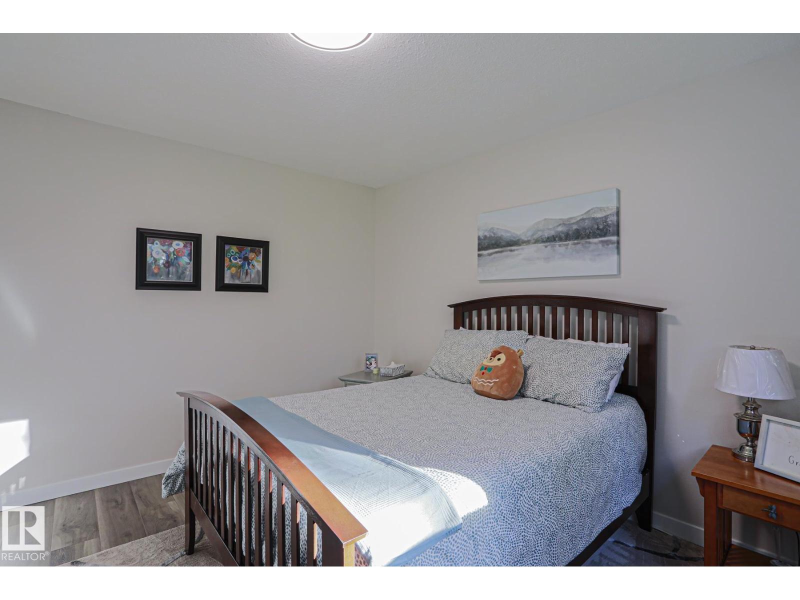 96 MARLBORO DR - Image 32