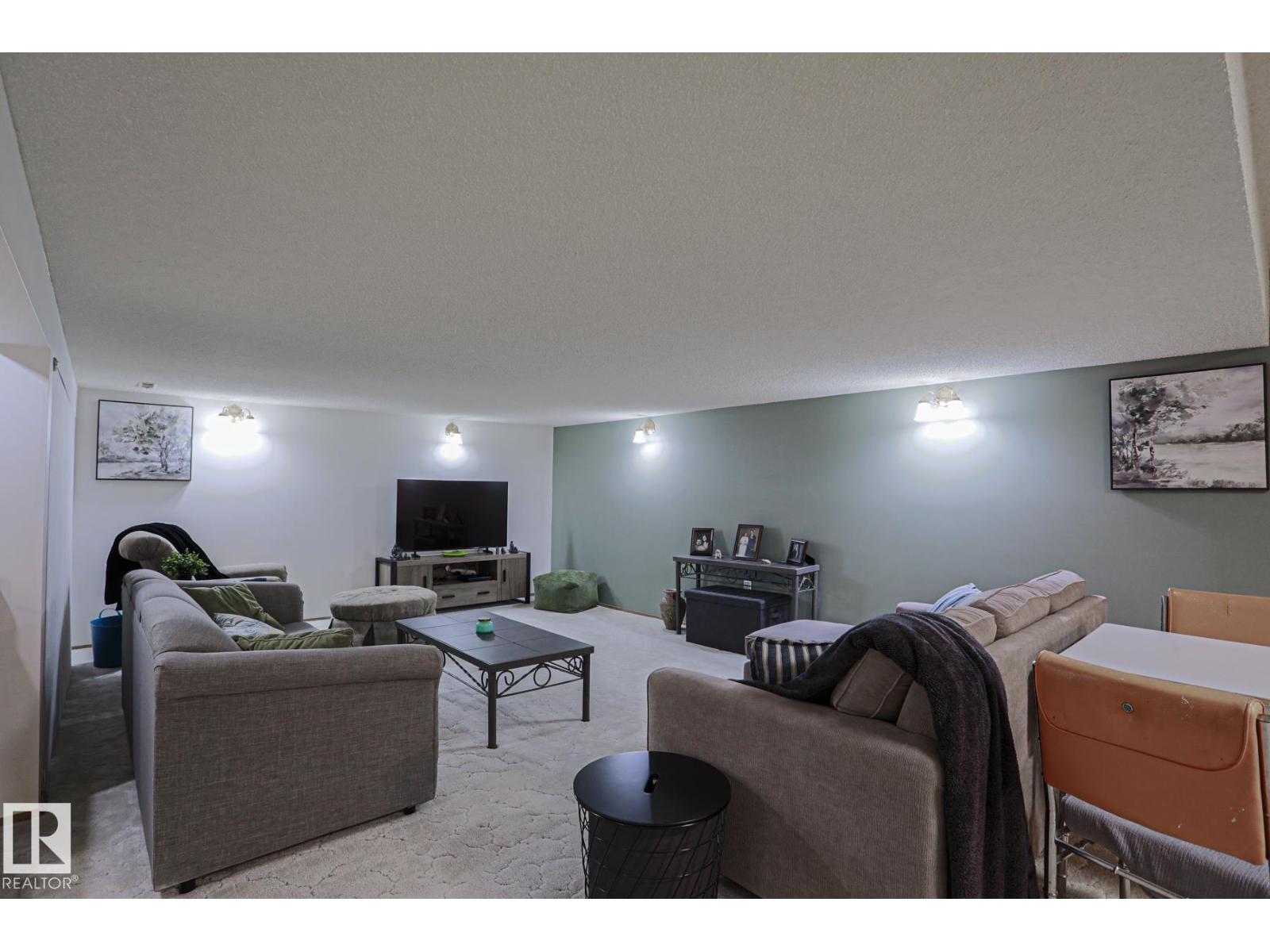 96 MARLBORO DR - Image 39