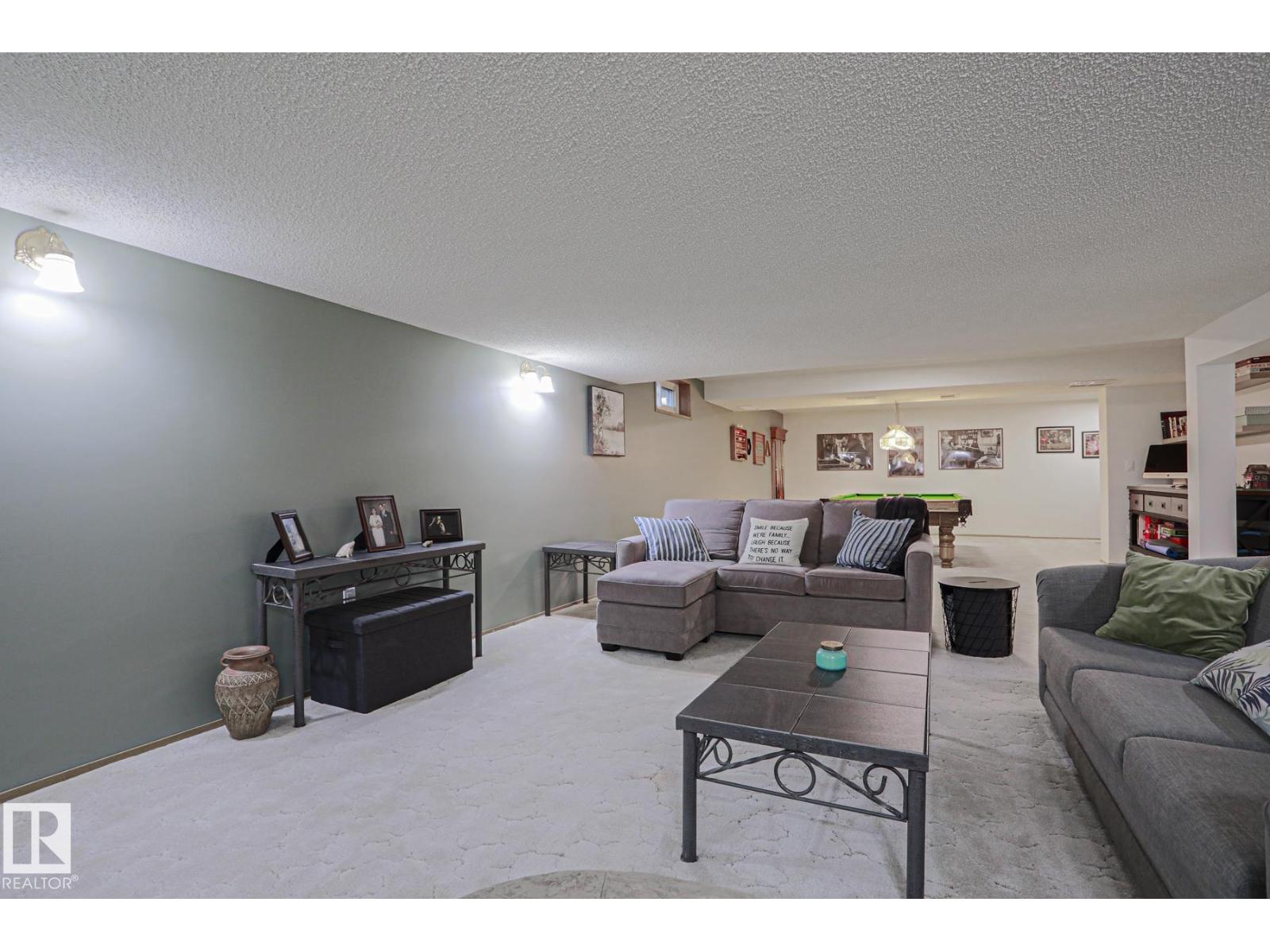 96 MARLBORO DR - Image 40