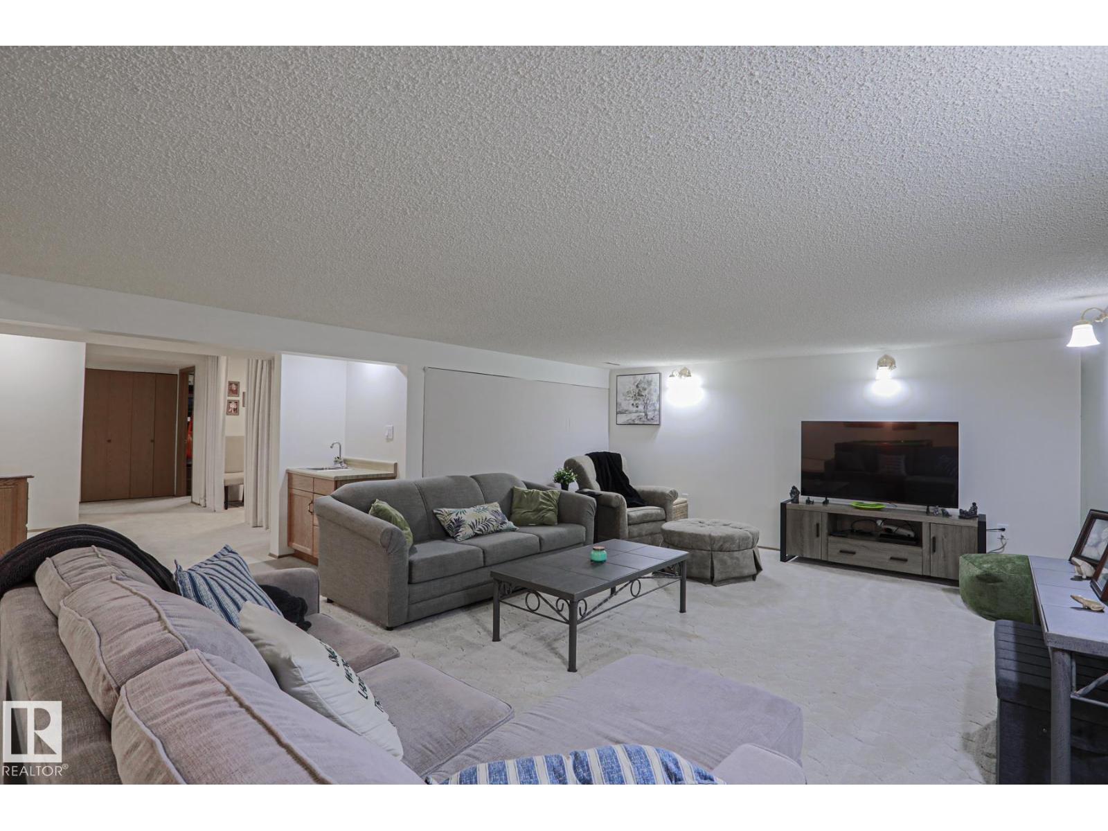 96 MARLBORO DR - Image 47