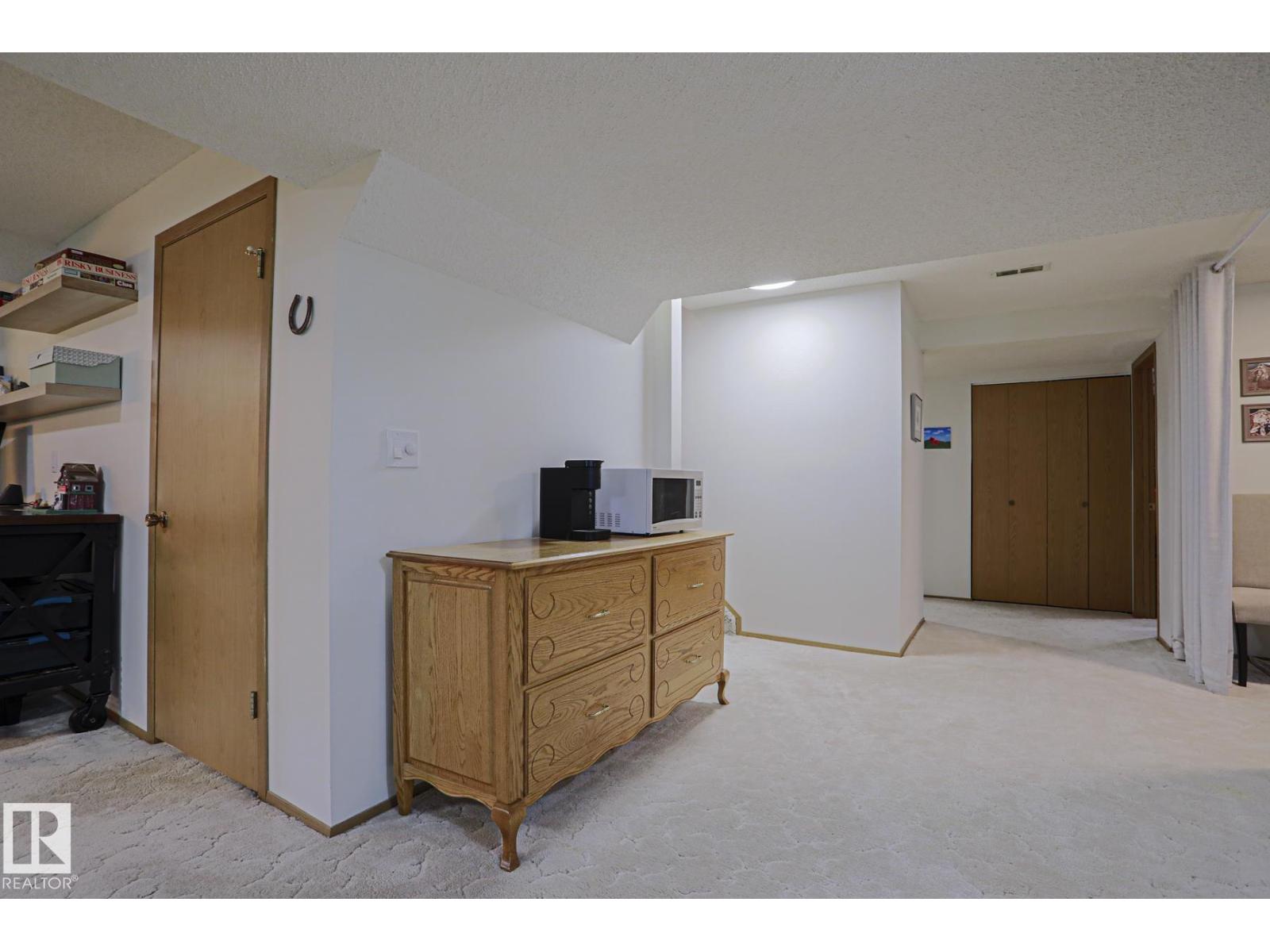 96 MARLBORO DR - Image 52