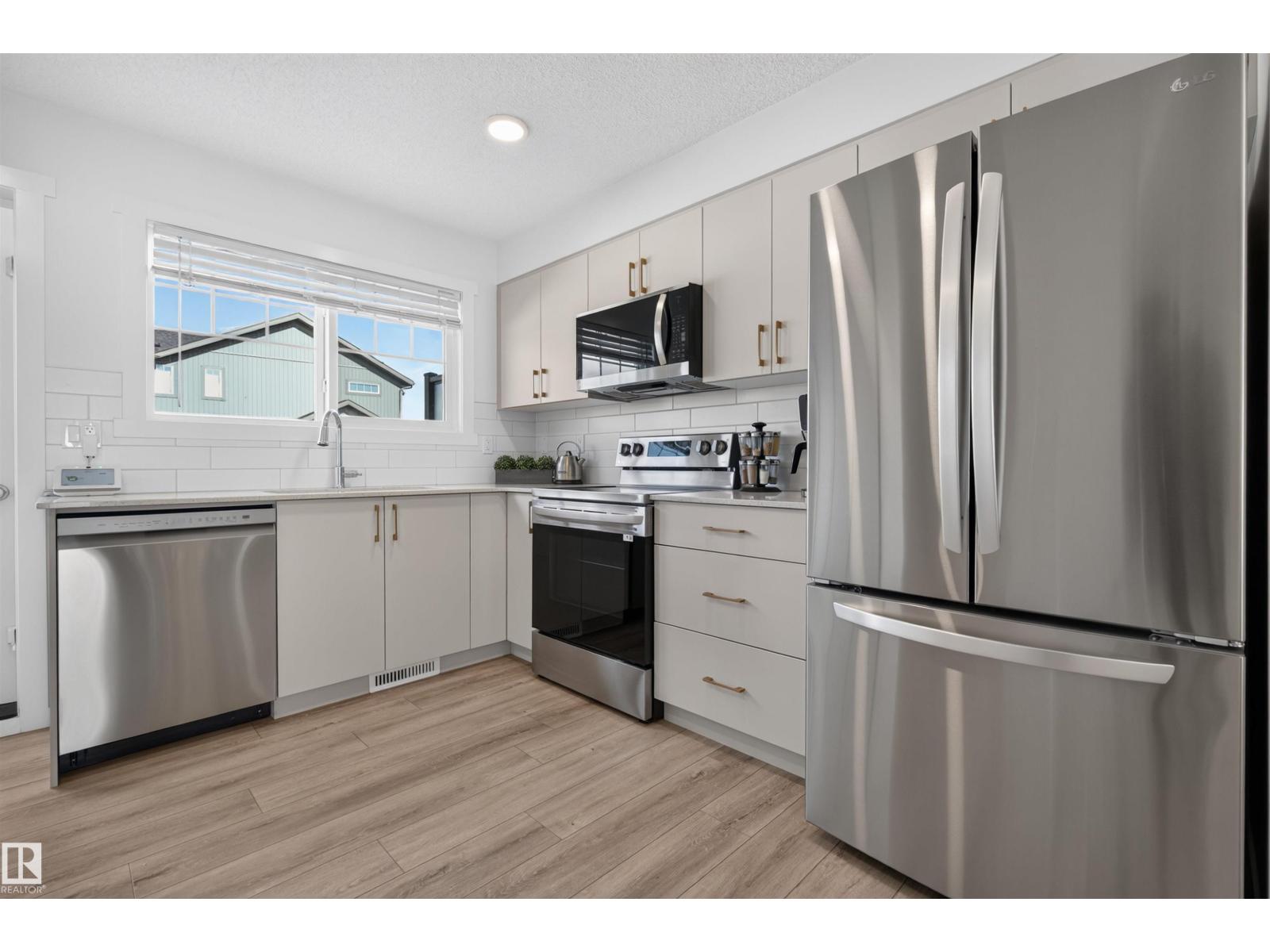 22709 84 AV NW - 11
