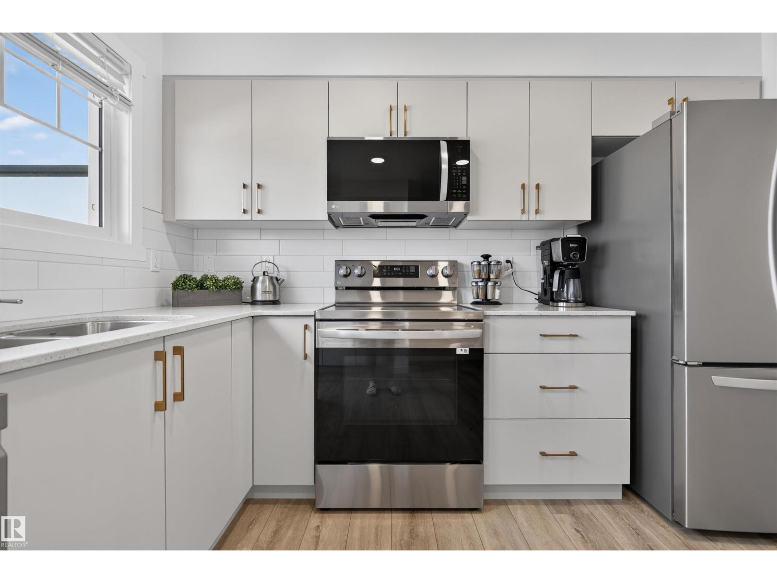 22709 84 AV NW - 12