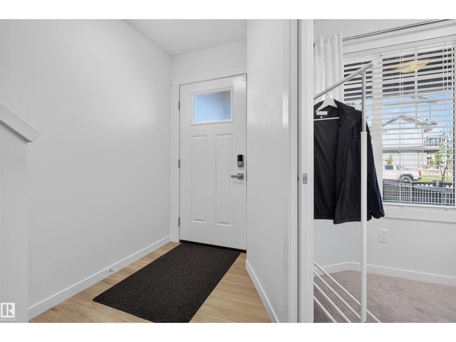 22709 84 Avenue NW, Rosenthal (Edmonton) — photo 2 of 30: Property photo