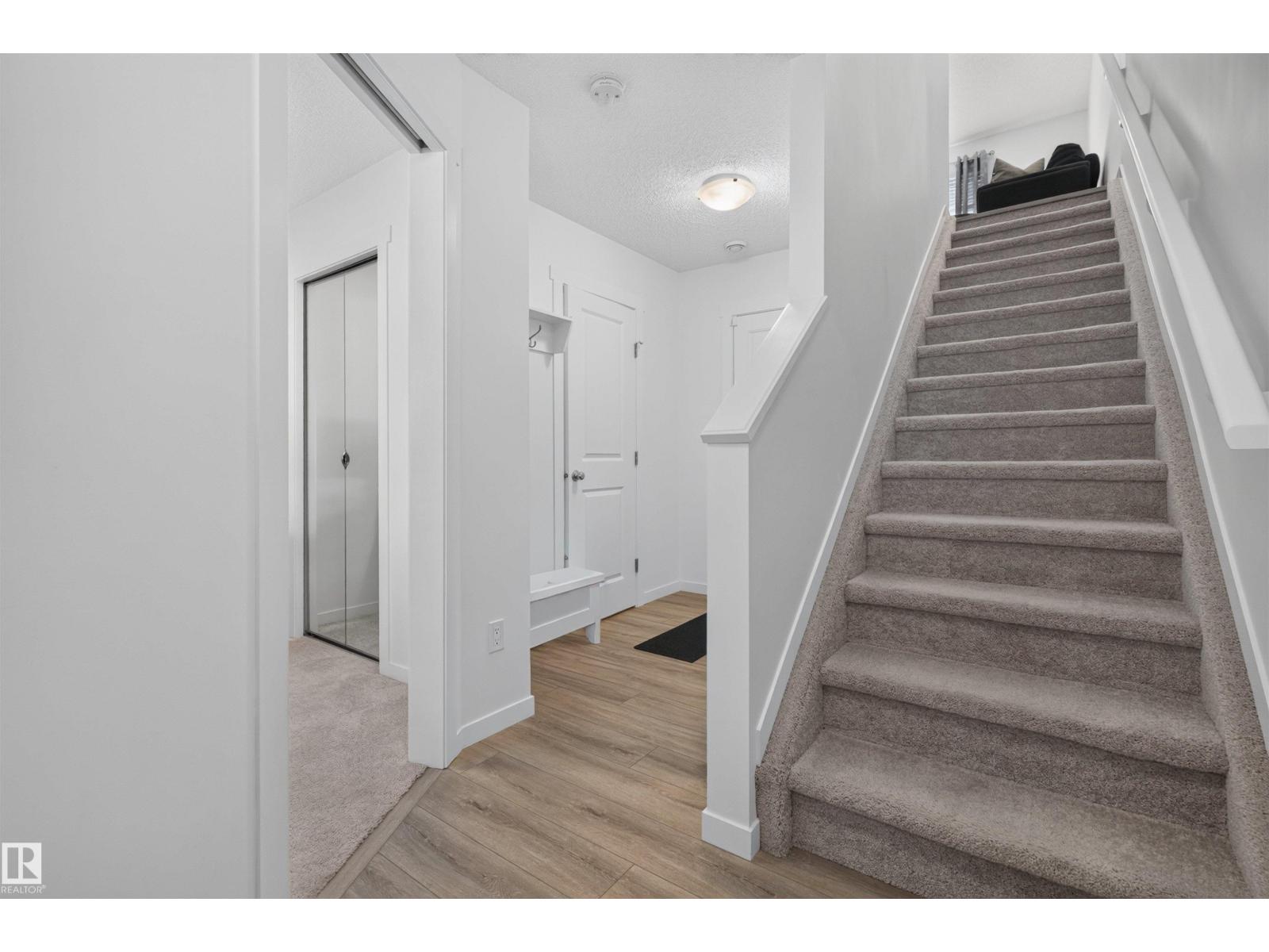 22709 84 Avenue NW, Rosenthal (Edmonton) — photo 3 of 30: Property photo