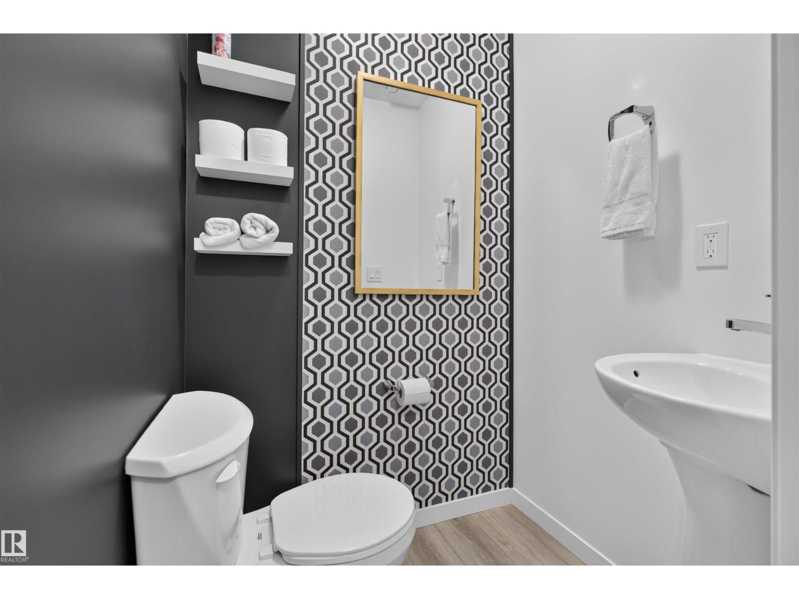 22709 84 Avenue NW, Rosenthal (Edmonton) — photo 5 of 30: Property photo